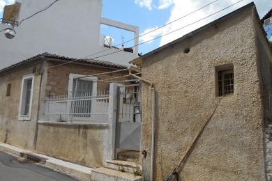 ΛΑΜΙΑ-ΟΙΚΟΠΕΔΟ ΜΕ ΠΕΤΡΙΝΗ ΟΙΚΙΑ ΠΡΟΣ ΠΩΛΗΣΗ ΕΥΚΑΙΡΙΑ !!!